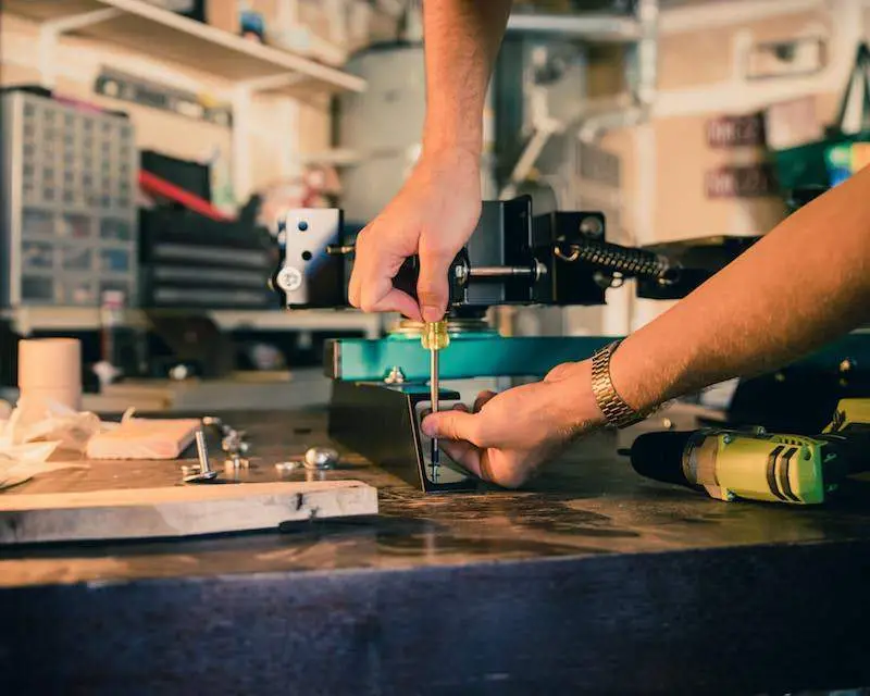 Skilled Migration to Australia - Handwerker bei der Arbeit