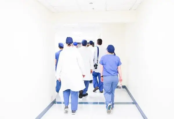Ausgewanderte Ärzte und Krankenschwestern in Australien